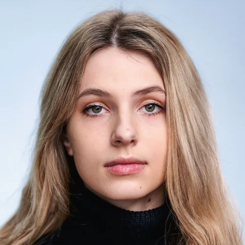 Nina Castell, Reviews editor at Crush Verdict